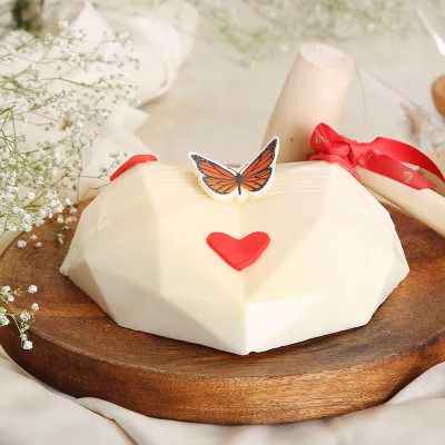 Pinata Red Velvet Cake